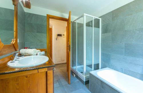 Sauze d'Oulx Apartment | Miramonti 21 Ski In - Ski Out - Happy Rentals