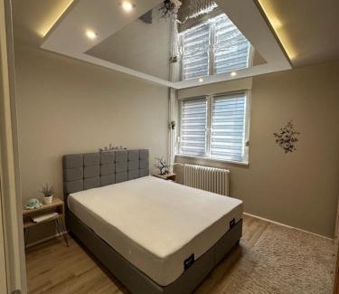 Zrenjanin Apartment | Mirrors Apartmani