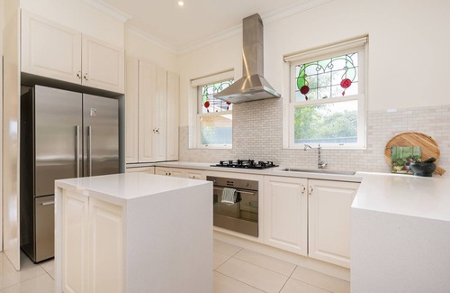 Brighton East House | Miss Peregrine in Brighton East