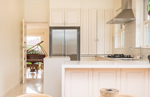 Brighton East House | Miss Peregrine in Brighton East