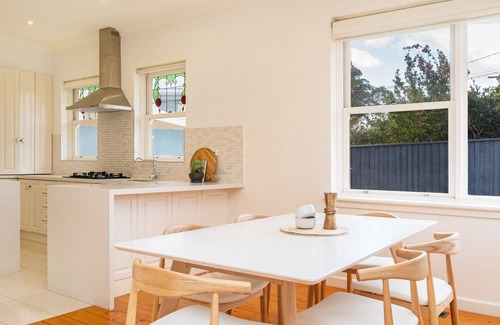 Brighton East House | Miss Peregrine in Brighton East