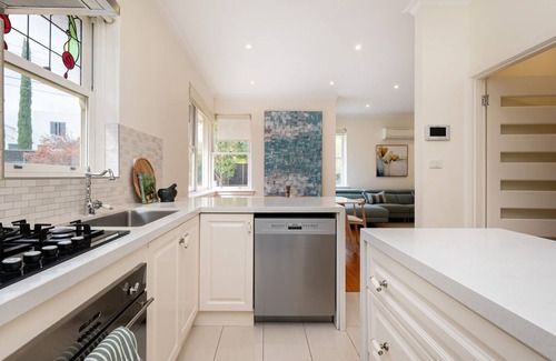 Brighton East House | Miss Peregrine in Brighton East