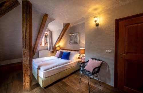 Mala Strana Hotel | Miss Sophie's Charles Bridge