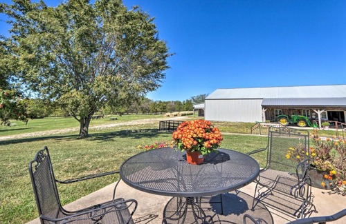 Buffalo House | Missouri Getaway with Pasture Views and Patio!