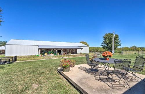 Buffalo House | Missouri Getaway with Pasture Views and Patio!