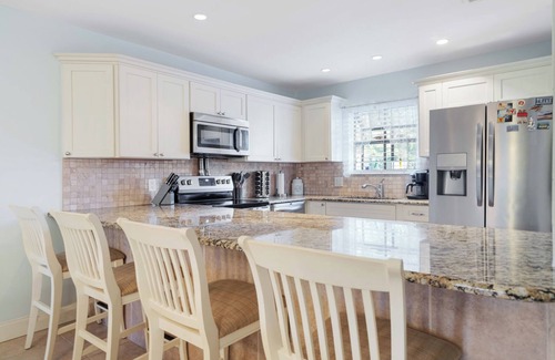 Miramar Beach House | Misty Cove #115 | Pet-Friendly | Pool | Free WiFi | Walk to Beach