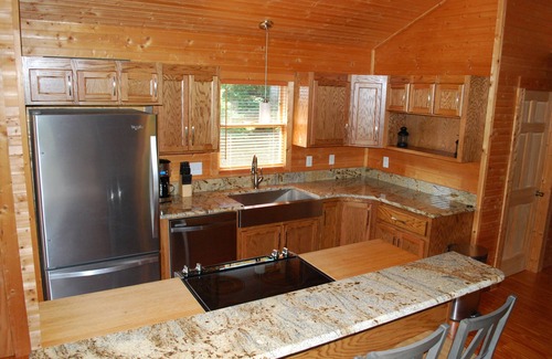 Purlear Cabin | Misty Mountain Retreat - Hot Tub/Pet Friendly/Wi-fi/Scenic Mountain Views