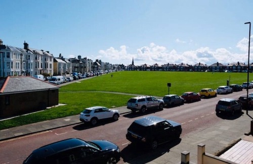 Tynemouth Apartment | Mitcalfe House Apt 2 Tynemouth with sea views