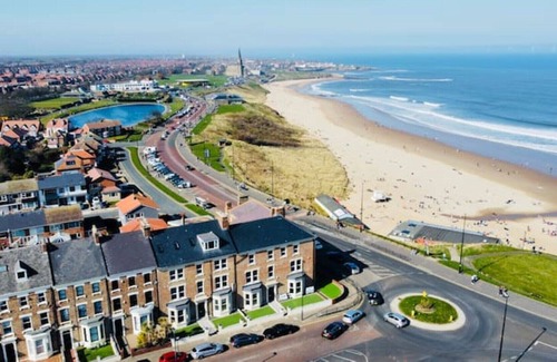 Tynemouth Apartment | Mitcalfe House Apt 2 Tynemouth with sea views