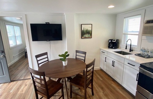 Ludington Apartment | Mitten Flats #2 - 1 Block to the beach!