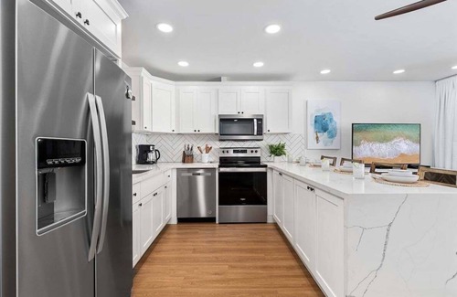 Honokowai Condo | MK 505 Remodeled OceanFront Whale Watching