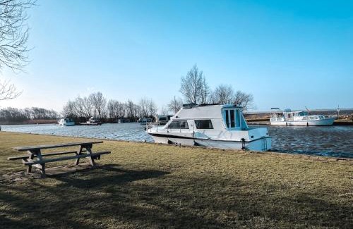 De Woude Boat Rental | Moana