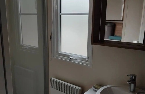Embrun House | Mobil Home Spacieux Entre lac et Montagne