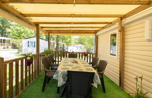 Capbreton RV Rental | Mobile Home 'Mobilhome Sauvage' with Private Terrace, Wi-Fi and Air Conditioning