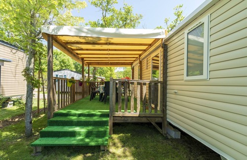 Capbreton RV Rental | Mobile Home 'Mobilhome Sauvage' with Private Terrace, Wi-Fi and Air Conditioning