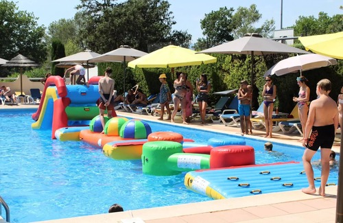 Saint-Paul-en-Foret House | Mobilhome Standard with TV and air-conditioning sleeps 4
