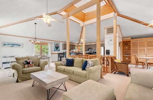Duck House | Moby Duck: Ocean and Sound Views | Pet-Friendly