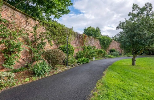 Thurnham Condo | Modern 1-Bed Apartment | Near Lancaster | Sleeps 4