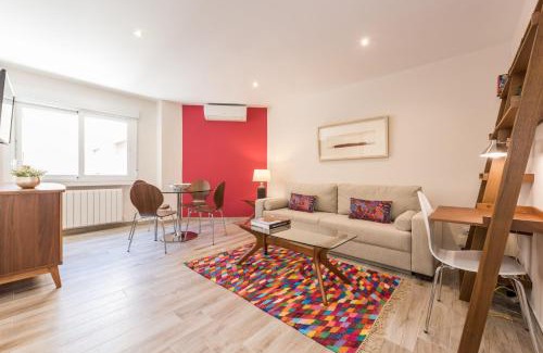 Milla de Oro Apartment | Modern 1-Bedroom Apartment in Exclusive Barrio Salamanca Ideal for 2, Near Golden mile , Goya I