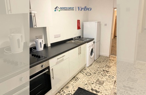 St Helens Apartment | Modern 1 Bedroom Flat in St Helens – Ideal for Relocation or Work Trips