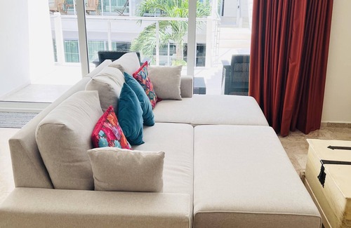 Centro - Supmza 001 Condo | Modern 1 BR + Pool. Heart of Downtown