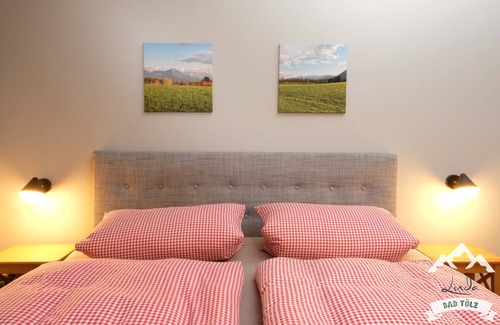 Bad Toelz Apartment | Modern 1 room apartment at the spa park, completely renovated in 2016, WLAN!
