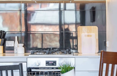 Hawthorn Apartment | Modern 1b Apt Near Swinburne University