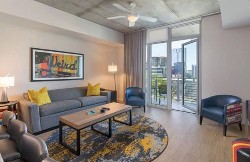 West End Resort | Modern 1BdRm -Ready for your F1 Race Weekend -Oct. 17-21 Downtown & Close to all