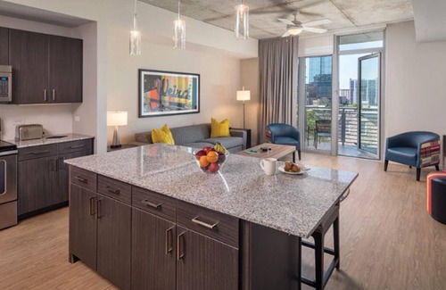 West End Resort | Modern 1BdRm -Ready for your F1 Race Weekend -Oct. 17-21 Downtown & Close to all