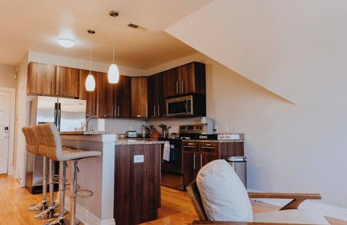 The Gate Apartment | Modern 1BR-1BA Walk to SSM SLU Hospital Grand