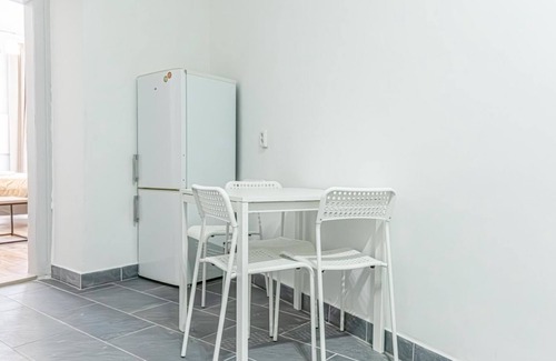 Rudolfsheim-Funfhaus Apartment | Modern 1BR Apartment Near Schönbrunn & Westbahnhof