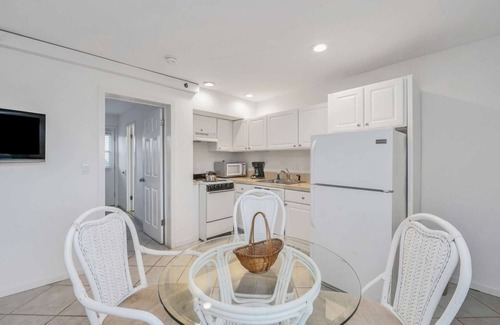 Napeague Apartment | Modern 1BR Apt w/private balcony!