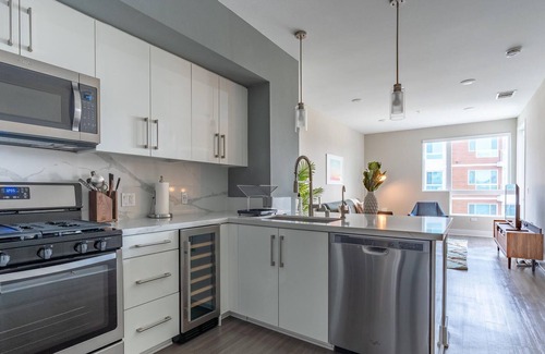 Airport Area Apartment | Modern 1BR in Irvine, Parking + Pet-Friendly