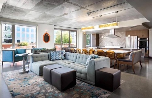 Downtown San Jose Apartment | Modern 1BR near SJSU | Kitchen | Work Desk + WiFi