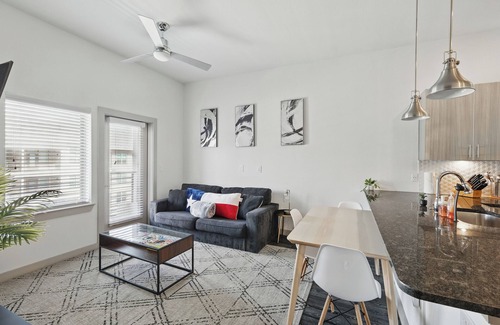 McKinney Apartment | Modern 1BR near TPC Golf | Free Parking & Wifi