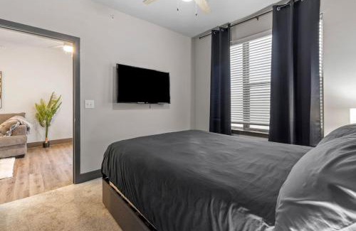 Chestnut Apartment | Modern 1BR Retreat Pool Free Wi-Fi Free Parking