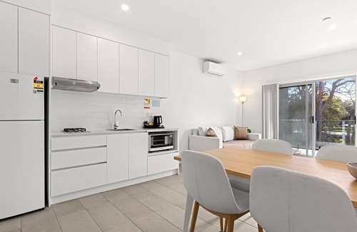 Callala Beach Apartment | Modern 2 Bed Apartment with BBQ - 6 Min walk to beach