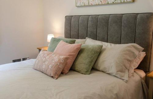 Tavistock Apartment | Modern 2-Bed Flat in Tavistock Centre