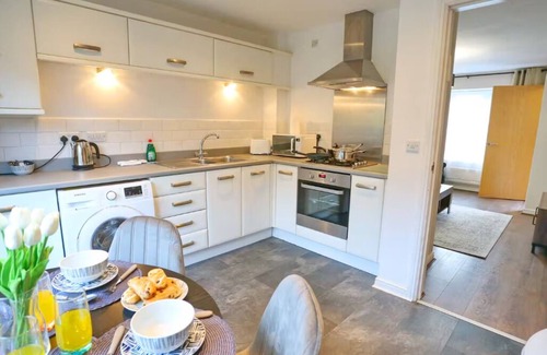 Salford Apartment | Modern 2 bed House Close To City