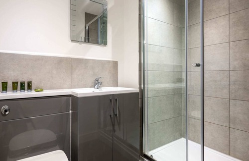 Rotherham Apartment | Modern 2 Bed Riverside Apartment with Balcony