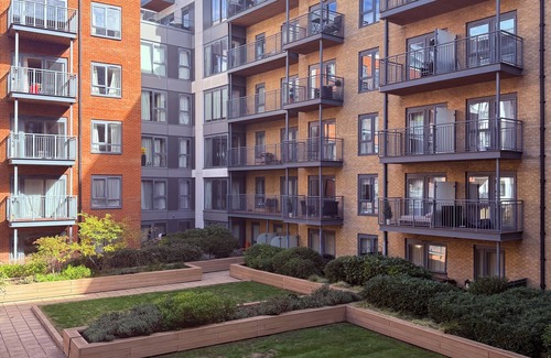 Cantelowes Apartment | MODERN 2 BEDROOM 2 BATH APARTMENT - CONTRACTORS/LONG STAYS DISCOUNT