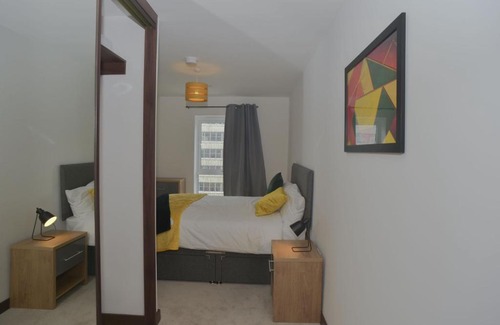 Southend-on-Sea Apartment | Modern, 2-bedroom Central Southend flat,9th Floor