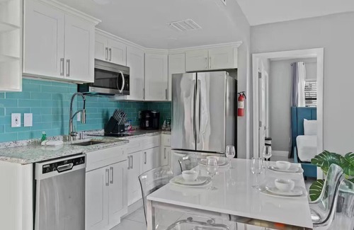 Florida Center Apartment | Modern 2-Bedroom Enclave Condo Retreat
