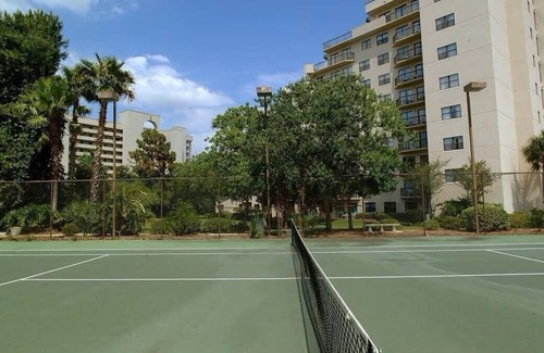 Florida Center Apartment | Modern 2-Bedroom Enclave Condo Retreat