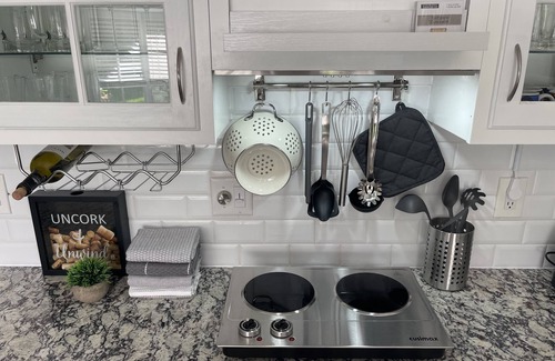 Wellington Cottage | Modern 2 bedroom Getaway in Prime Equestrian location