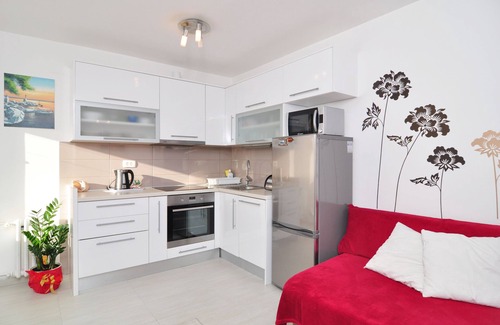 Split Apartment | Modern 2 room flat with close to center and beach