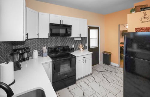 Southeast Omaha House | Modern 2B Home 5m to Downtown + Dog Friendly Yard