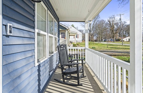Terre Haute House | Modern, 2BD/1BA, 10 Mins To Hosp, Pet Friendly