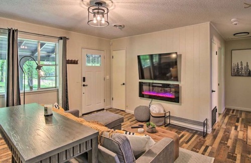 Wagoner House | Modern 2BR/1BA Home on Fort Gibson Lake