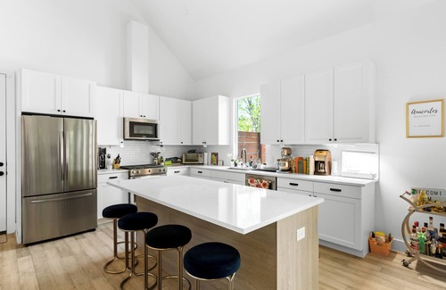Chestnut House | Modern 2BR 2BA. Spacious open concept living room/kitchen w cathedral ceilings.
